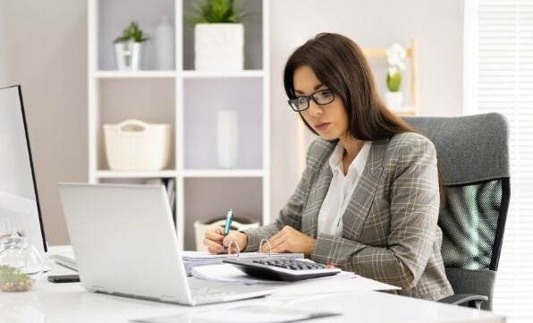 Bookkeeping Services Brisbane bookkeeper hard at work